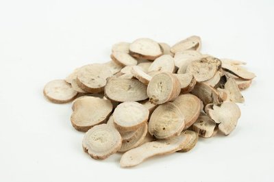 川贝母饮片 形态特征与药用价值解析